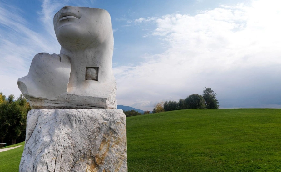 Sculpture by Igor Mitoraj at Ca’ del Bosco ©Massimo Listri