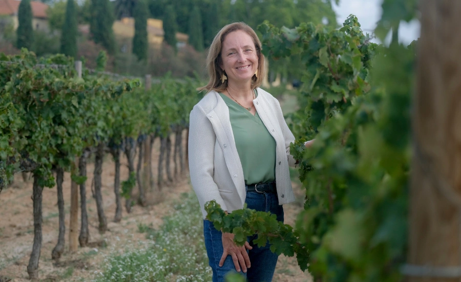 Mireia Torres dans les vignes de son domaine espagnol Famille Torres