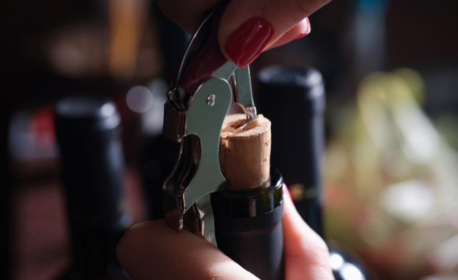 ouverture d'une bouteille de vin