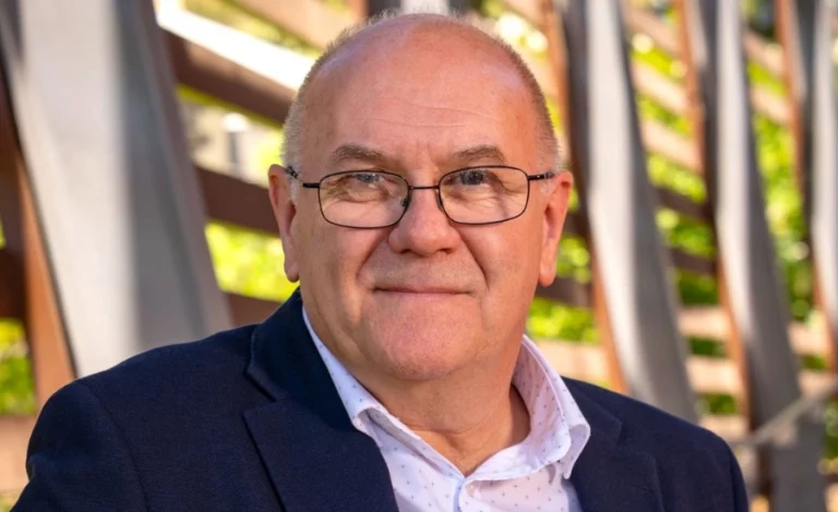 Portrait de Dr Martin Cole