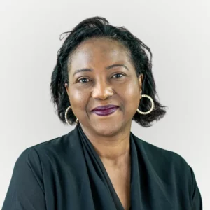 Portrait de Mame Niang, chargée de relations client chez Vinexposium